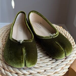 Womens Velvet Tabi Flats Green